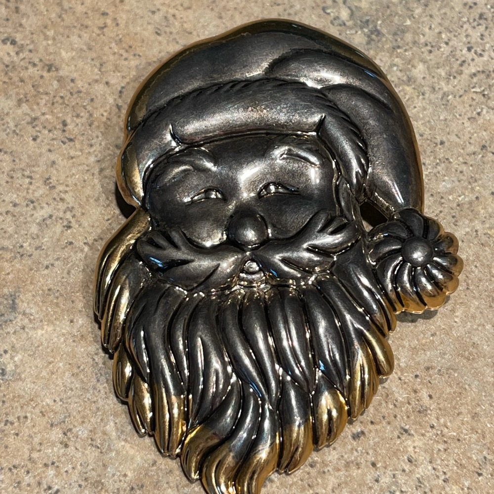 VINTAGE SIGNED BOST SANTA PIN!